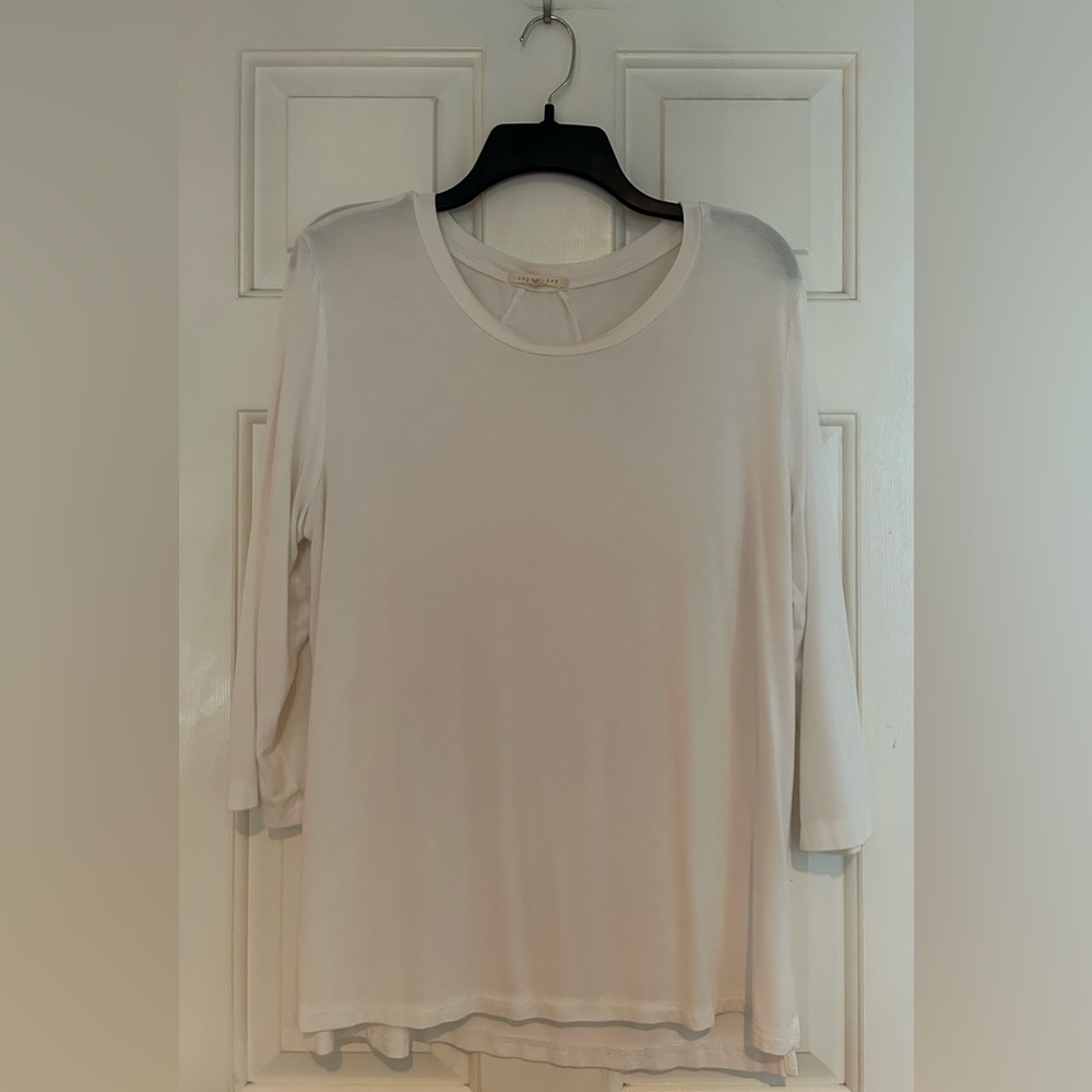 White Copper Key 3/4 sleeve tee shirt. XL.